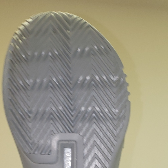 BLACK Women's UA Highlight Volleyball Shoes 9 9.5 10.5 - Picture 9 of 9